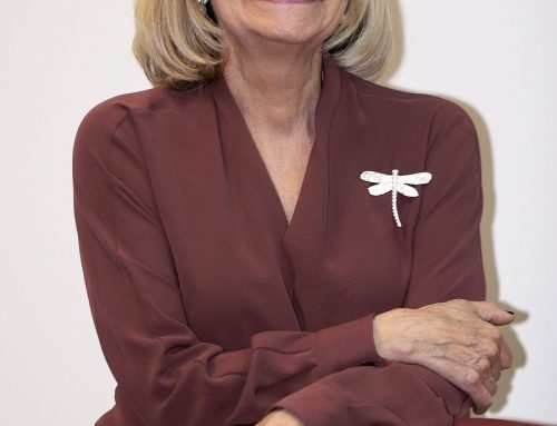 Dolores Adela Larrey toma el relevo de José Antonio Neto al frente de la Fundación Avenzoar